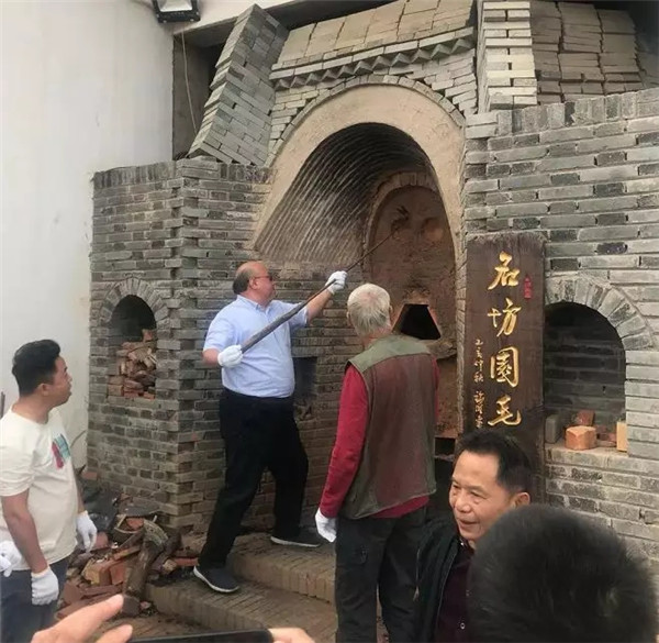  香港知識產(chǎn)權交易所將為景德鎮地區的藝術(shù)瓷和生活用瓷帶來(lái)數十億的產(chǎn)值！